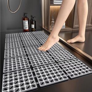 Non-Slip Gray Bath Mat